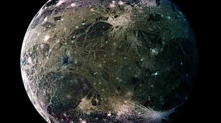 Спутник Юпитера начал передавать непонятные радиосигналы