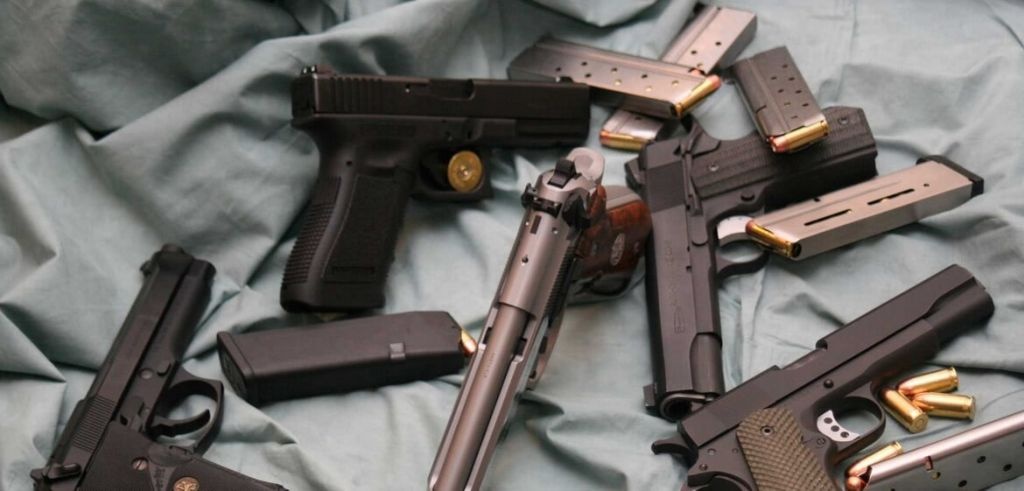 В Раде хотят разрешить украинцам владеть пистолетами