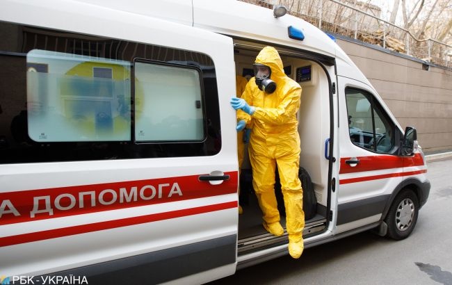 Коронавирус 2000 украинцев отправил в больницу: статистика Минздрава за сутки