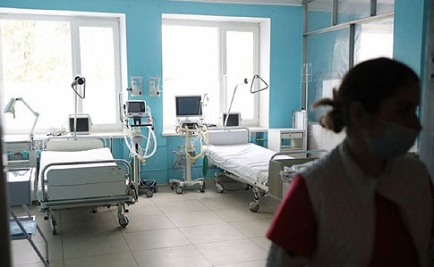 В Украине лишь треть коек для больных COVID-19 остаются занятыми