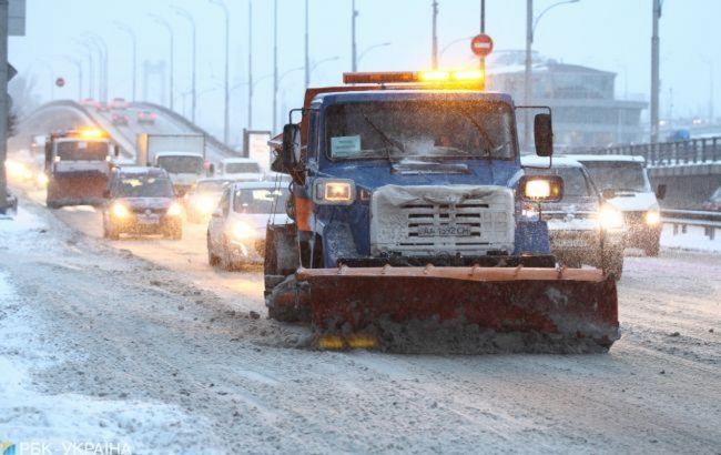 Снегопад в Украине закрыл проезд к 8 населенным пунктам