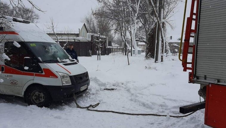 В Одесской области роженицу в снегу по телефону консультировал фельдшер