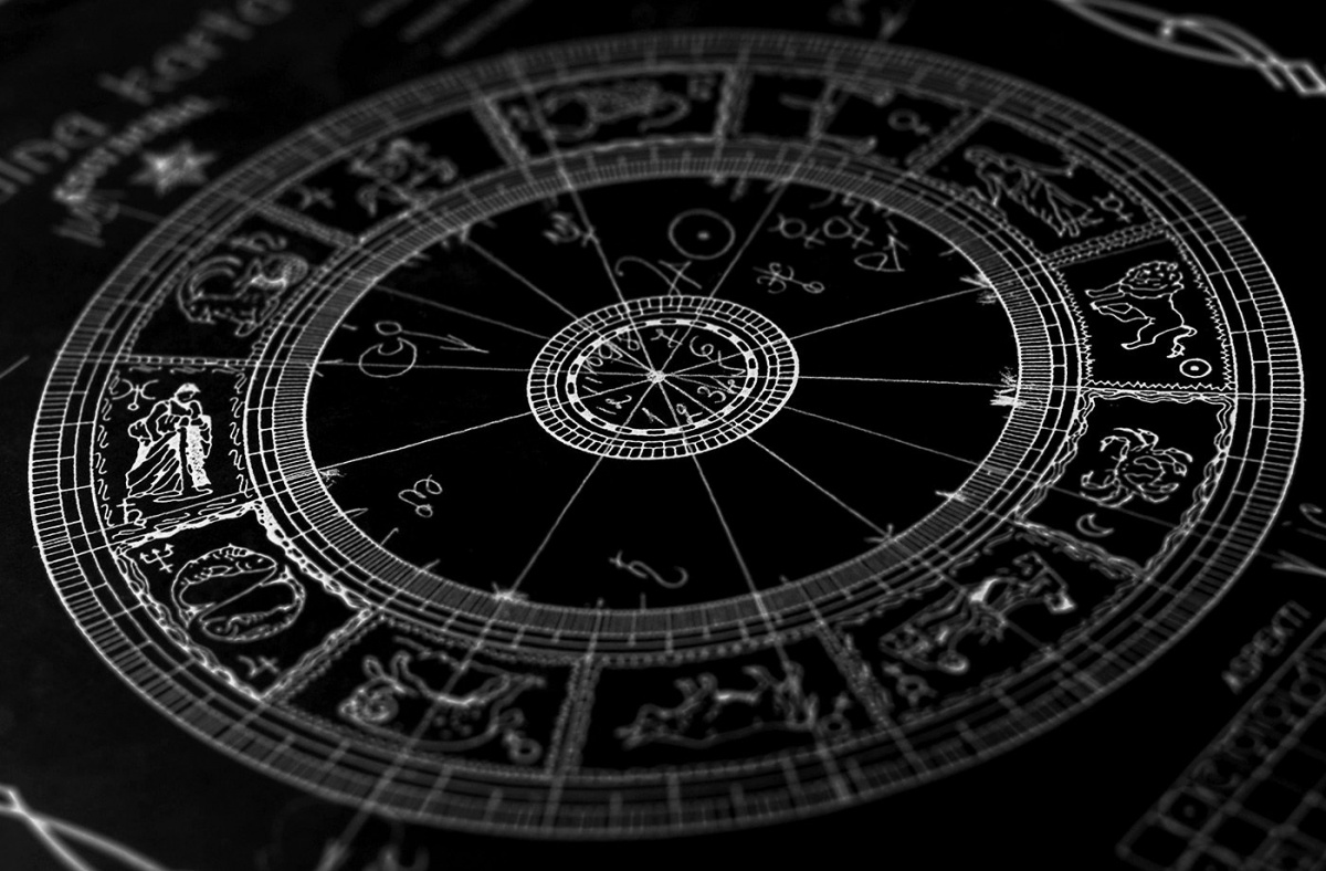 Астрологи назвали самых жадных среди знаков зодиака