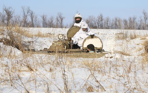 На Донбассе сепаратисты восемь раз обстреляли позиции ВСУ