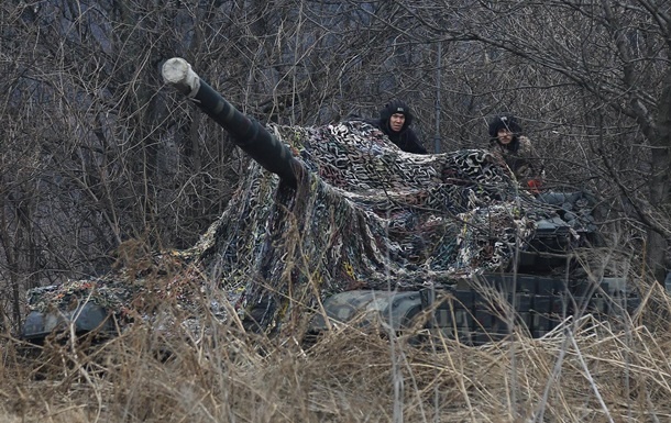 Сепаратисты на Донбассе четыре раза обстреляли позиции ВСУ, ранен боец