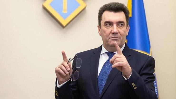 Данилов пригрозил действующим народным депутатам новыми санкциями