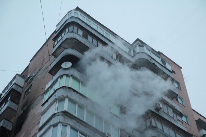 В Харькове произошел пожар в многоэтажке, погиб мужчина