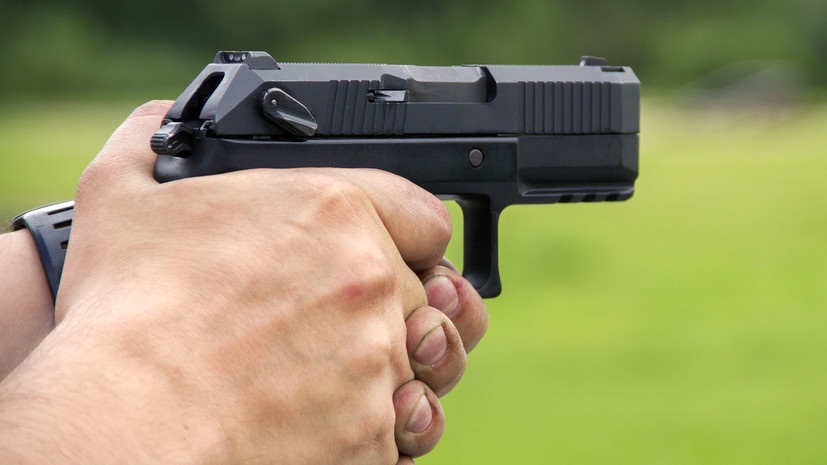 Украинцам хотят разрешить владеть пистолетами: кто сможет приобрести право на самозащиту