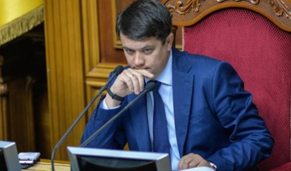 Офис Зеленского готовит отставку Разумкова: что не так со спикером парламента