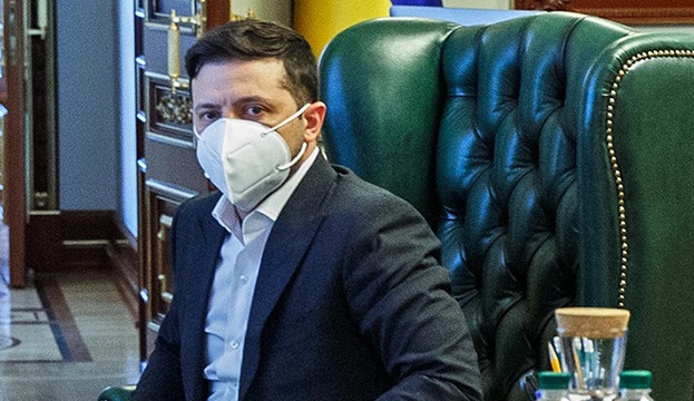 Более половины украинцев недовольны действиями Зеленского по борьбе с пандемией - опрос