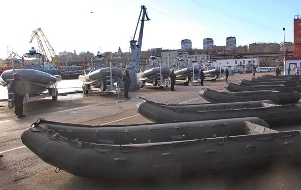 США передали украинским морякам более 70 надувных лодок