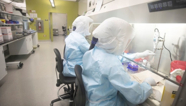 США настаивают на версии утечки коронавируса из лаборатории в Ухане