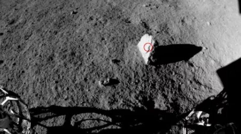 Change 4 обнаружил на обратной стороне Луны загадочный камень