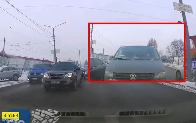 В Харькове водитель отличился хамским поведением и возмутил Сеть