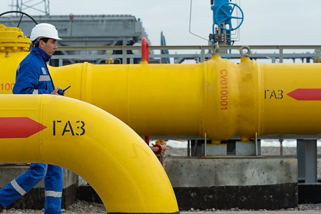 "Газпром" резко сократил транзит газа через Украину