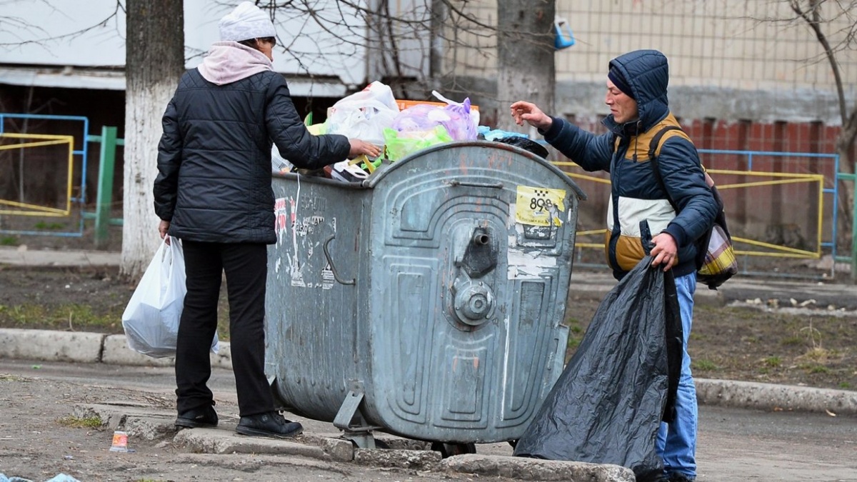 За год уровень бедности в Украине вырос до 50%