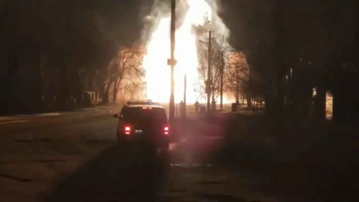 В Луганске взорвался газопровод, за ним последовал пожар