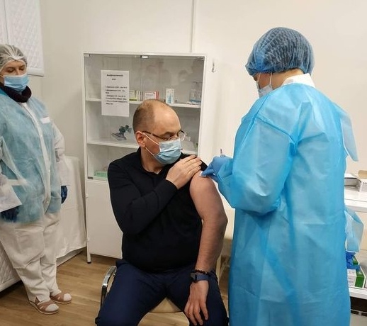 Степанов рассказал о побочных эффектах после вакцинации "Ковишилдом"