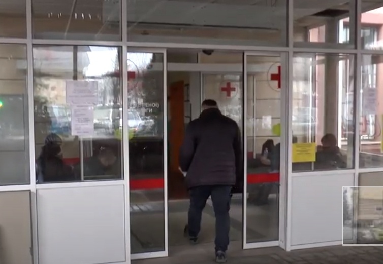 Ситуация в больницах Ивано-Франковска: заполнено 125-130% коек