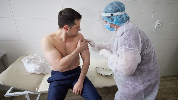 Зеленский озвучил основную проблему вакцинации от COVID-19 в Украине