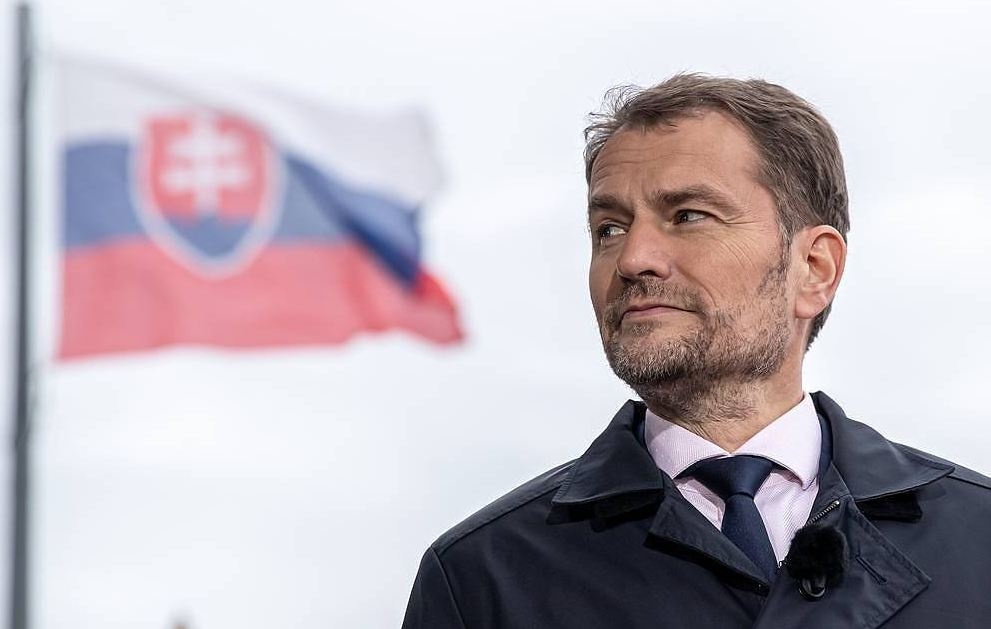 Скандал: премьер Словакии "пообещал" России Закарпатье в обмен на вакцину