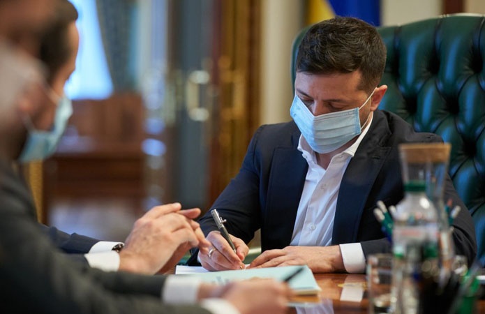 Зеленский подписал закон о новых полномочиях для и.о. министра