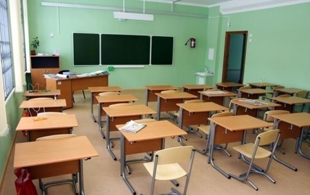 В одной из харьковских гимназий разразился скандал из-за "Фрайкора"