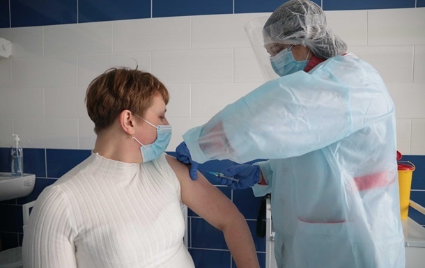 19 тысяч украинцев уже получили прививку от коронавируса