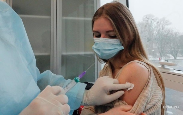 Степанов заявил о необходимости ускорить вакцинацию от коронавируса