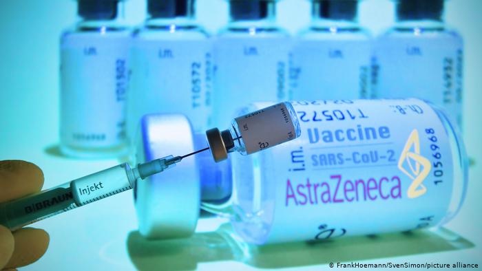 Глава Минздрава Австралии оказался в больнице после прививки от коронавируса