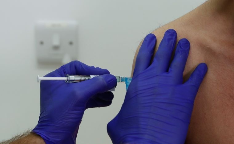 В Украине с начала вакцинации прививку от коронавируса получили 23 510 граждан