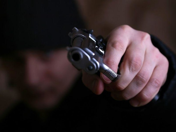 В Николаеве неизвестный с пистолетом ограбил АЗС