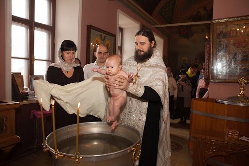 Что во время крещения ребенка должен делать крестный
