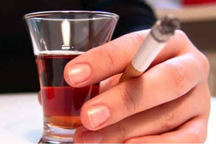 Госстат рассказал, как в Украине подорожали алкоголь и сигареты