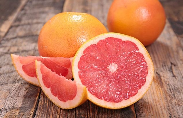 Опасные фрукты: в Украину ввезли обработанные отравой грейпфруты