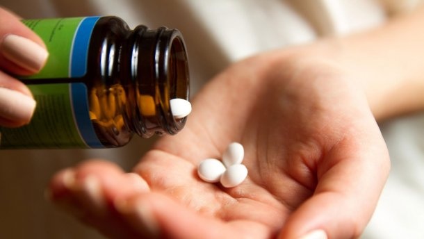 Как ускорить усвоение лекарства: неожиданный совет по приёму таблеток