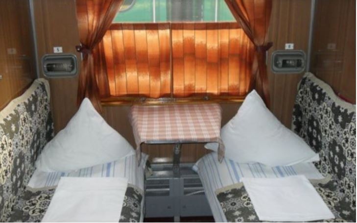 Укрзализныця заменит постель в поездах на одноразовую
