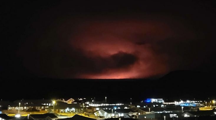 Не улететь и не выйти из дома: в Исландии проснулся вулкан