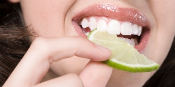 Почему кислый привкус во рту может быть опасен – ответ медиков