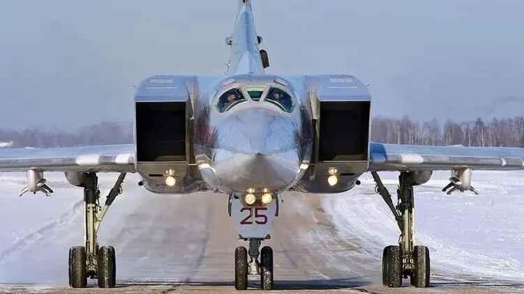 Трое российских летчиков погибли при срабатывании на земле катапульты бомбардировщика