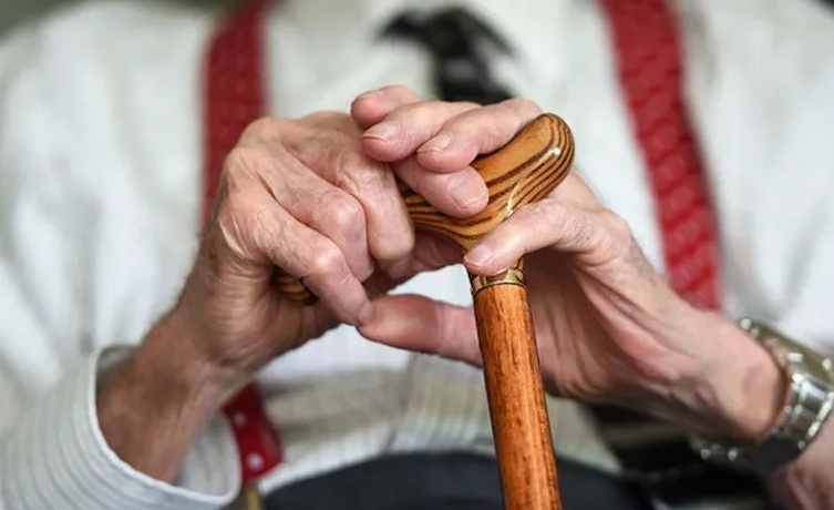 С 1 апреля в Украине повысится пенсионный возраст