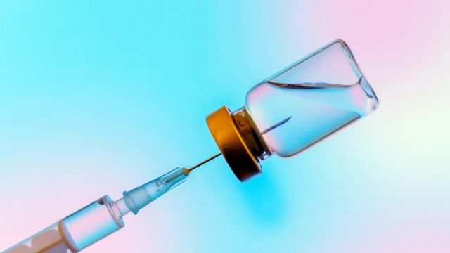 В Украине вакцину от коронавируса получили более 155 тысяч человек