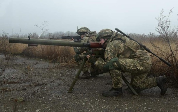 На Донбассе зафиксировано восемь обстрелов украинских позиций