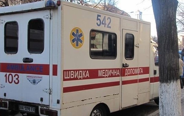 Пьяное "чудо": в Киеве мужчина упал с 8-этажа и выжил