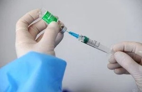 В Украине снята ответственность производителей вакцин от COVID