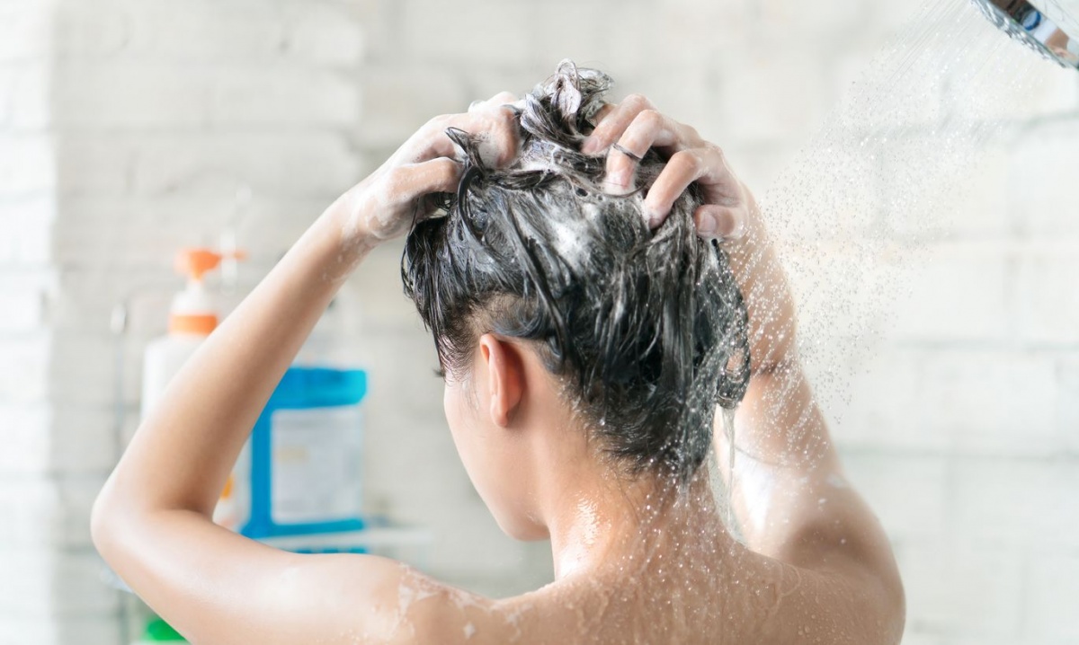 Как правильно мыть голову: 12 подсказок от врача-трихолога