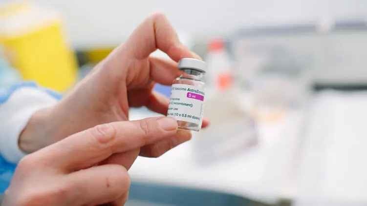 Немецкие специалисты просят вакцинированных отказаться от второй дозы AstraZeneca