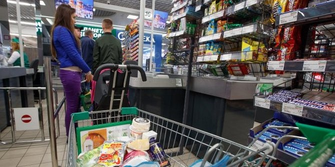 Не хватает продавцов: какую зарплату предлагают в Украине