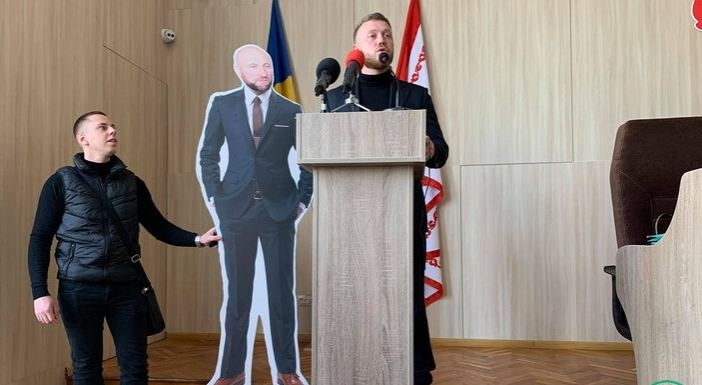 "Иди сюда, я тебя поломаю": мэра Черкасс и лидера местного "Нацкорпуса" разнимала полиция