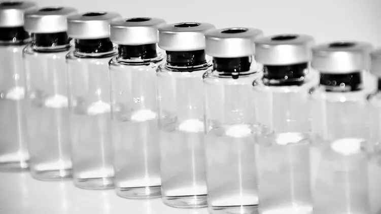Словакия обвиняет Россию в продаже поддельной вакцины "Спутник V"